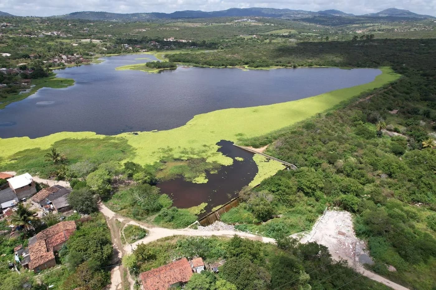 Vista aérea do reservatório da Barragem do Cipó